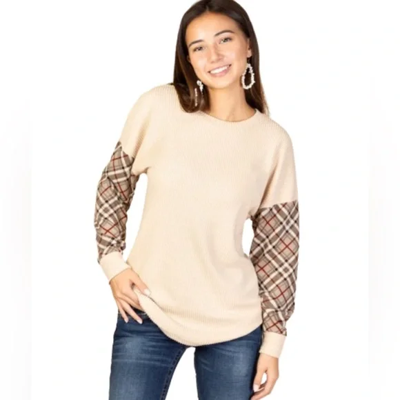 Women's Plaid Accent Long Sleeve Top - Picture 2 of 6